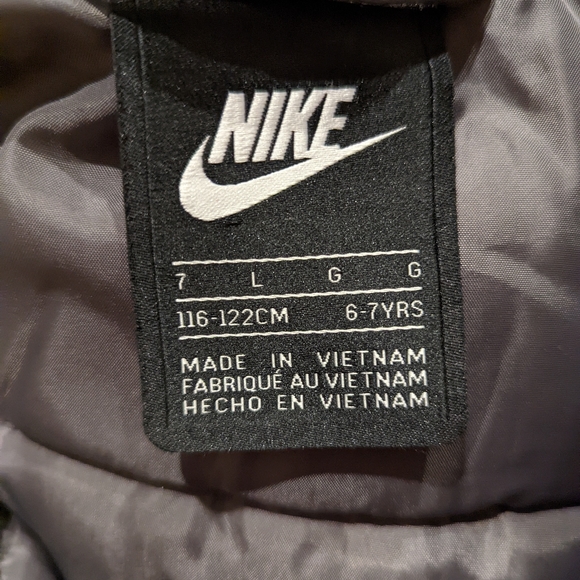 Boy's Nike Puffer Jacket, Size 7 - Picture 3 of 3
